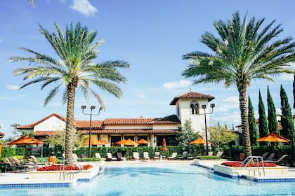 La fabulosa pileta de una de las mansiones de Golden Oak