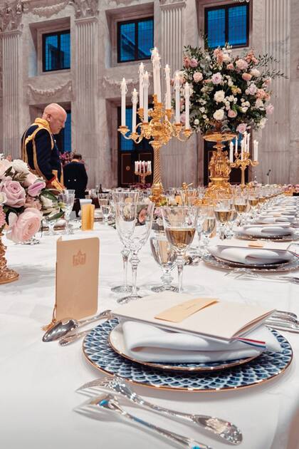 La fabulosa vajilla y cristalería que se usó para el banquete en el Palacio Real de Ámsterdam.