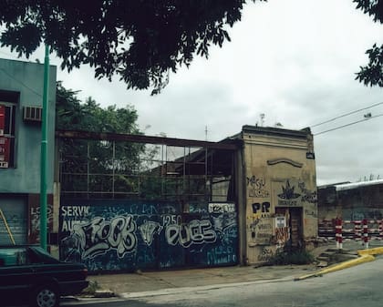 La fachada de Chuí no deja adivinar que detrás se encuentra un restaurante