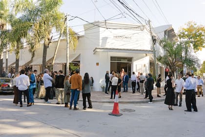 La fachada de Hermanos, el
restaurante de Petersen
ubicado en San Isidro que
fue elegido para la fiesta.