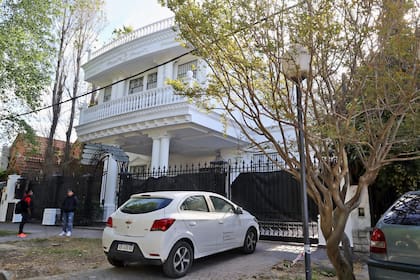 La fachada de la casa de la calle José María Penna que está bajo la mira judicial; está inscripta a nombre de allegados a Jesica Cirio y Martín Insaurralde