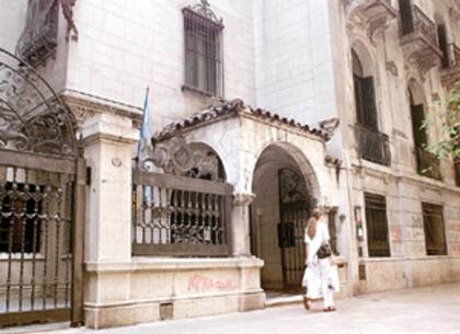 La fachada de la casa de Lafinur 2988, en el barrio de Palermo, donde funciona el museo Evita