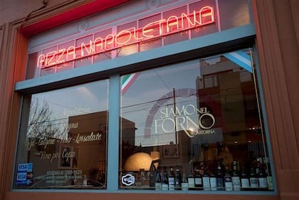 La fachada de la pizzería Siamo nel Forno