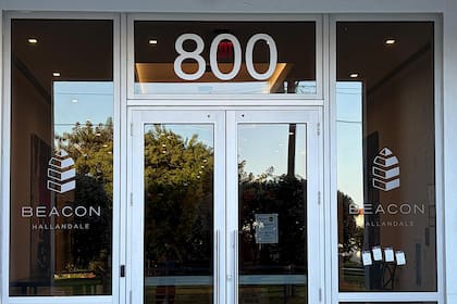 La fachada de la sede de TourProdEnter en Miami