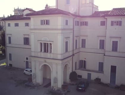 La fachada de Villa Aurora, la espléndida mansión propiedad de la familia Boncompagni Ludovisi durante 400 años (Captura de video)