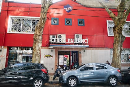 La fachada del club, en Palermo