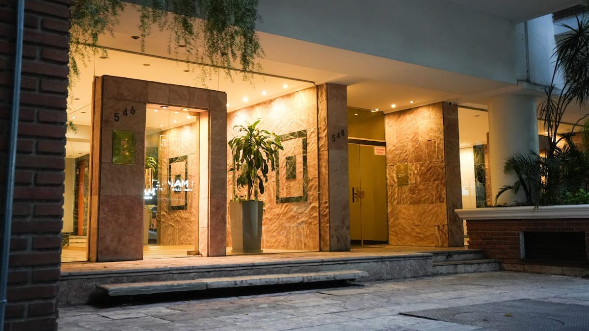 El hijo de una de las financistas fue quien reservó el departamento que después compró Adorni - LA NACION