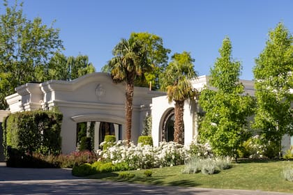 La fachada del exclusivo hotel Susana Balbo Unique Stays.