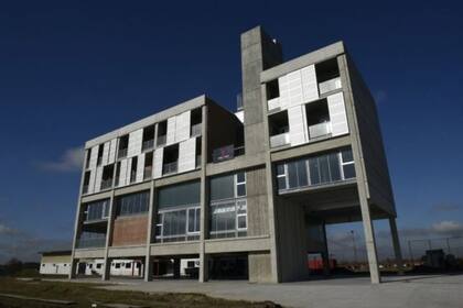 La fachada del hotel que Newells construye con una millonaria donación de Marcelo Bielsa