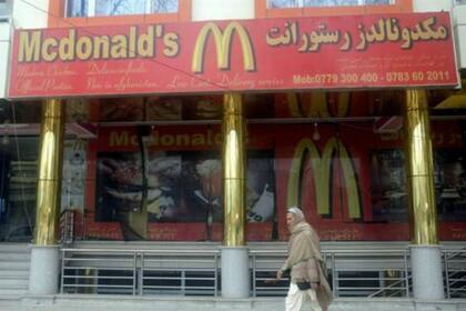 La fachada del falso McDonalds de Afganistán