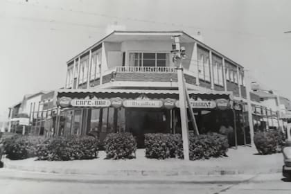 La fachada del Mejillón bar