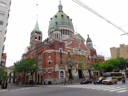 La fachada dela Basílica Santa Rosa de Lima