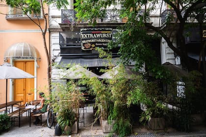 La fachada dle lugar, en el barrio de Retiro