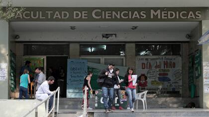 La Facultad de Medicina de la Universidad de La Plata, de nuevo en conflicto