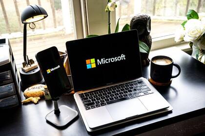 La falla afecta solo a empresas, los dispositivos personales están a salvo.