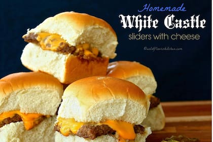 La fama de White Castle es gracias a sus sliders, unas hamburguesas pequeñas que permiten comer más de un sándwich
