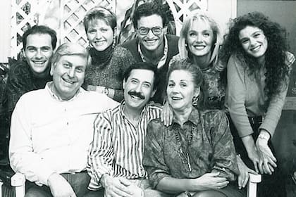 La familia Benvenuto: Horacio Erman es el primero de la izquierda