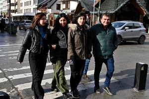 La familia Blanco estaba en el hotel de Huinid cuando se produjo el alud. La mujer estuvo internada y fue dada de alta ayer