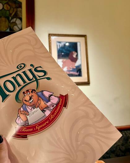 La familia comió en un restaurante temático de La dama y el vagabundo (Foto: Instagram @antonelaroccuzzo)