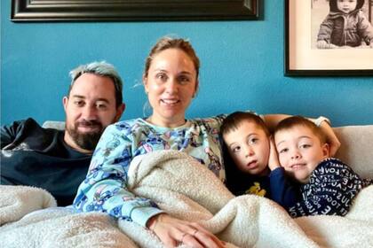 La familia completa, antes de emigrar a EEUU