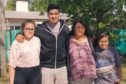 La familia de Braian Toledo, en el barrio Martín Fierro