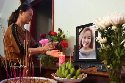 La familia de Bui Thi Nhung recuerda a una de las fallecidas en el contenedor