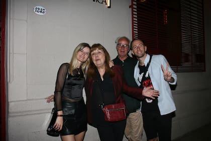 La familia de Charly García: Rocío, su sobrina; Josi y Daniel, sus hermanos, y Manuel Urrere, pareja de Rocío