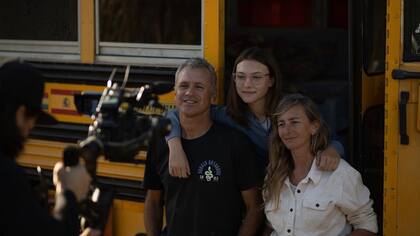 La familia De Córdova Fehr en plena producción de un documental sobre su travesía americana