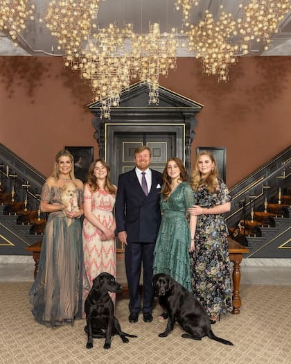La familia de la reina Máxima posó en una tradicional foto navideña