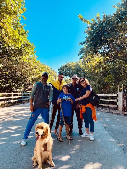 La familia de Lucas Gago de visita en Miami
