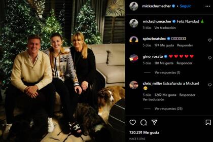 La familia de Michael Schumacher posó por Navidad y la imagen despertó la incógnita por la salud del deportista (Foto Instagram @mickschumacher)