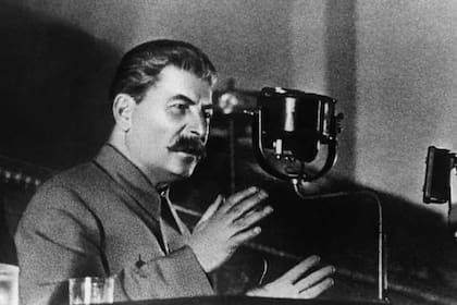 La familia de Ratner, como la de muchos judíos, sufrió las políticas de José Stalin