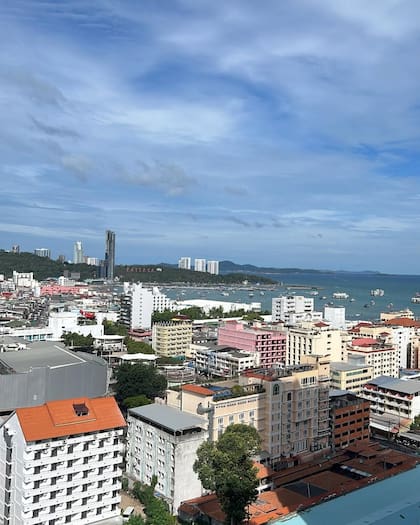 La familia decidió mudarse a Tailandia por sus bajos costos y facilidad para establecerse