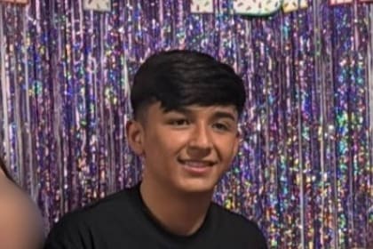 La familia del adolescente latino busca recaudar US$90.000 para afrontar los gastos legales tras la detención del ICE