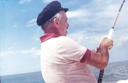 La familia del gran Ástor abrió su archivo para un documental de Daniel Rosenfeld, "Piazzolla, los años del tiburón", que recorre la vida del músico con material inédito, desde filmaciones caseras hasta conversaciones con su hija Diana, para una biografía