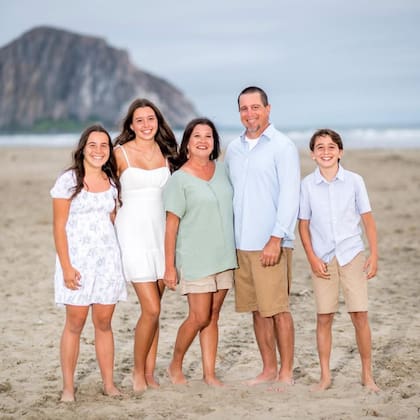 La familia Dickson tomó el control de la heladería Frosty en 2024