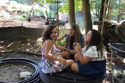 La familia entera trabajó en la construcción de su hogar.