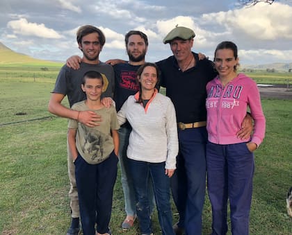 La familia Gallardo-Sáenz Rozas completa en su lugar en el mundo, Balcarce