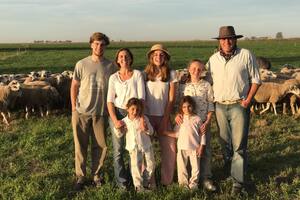 La familia Green empezó con un pequeño proyecto donde involucrar a su familia y 100 ovejas