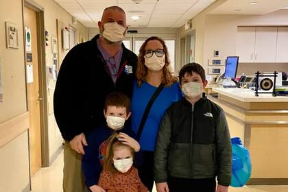 La familia Higgins apoyando a Ted en medio de sus sesiones de quimioterapia (Sadie Higgins)