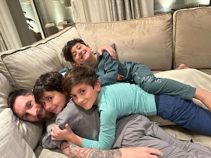 La familia Messi, de vuelta en casa