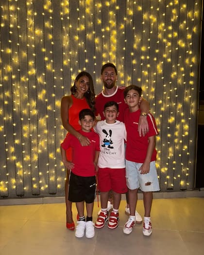 La familia Messi durante la Navidad (Foto: Instagram/@antonelaroccuzzo)