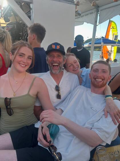 La familia que formó junto a Bart Freundlich y sus hijos, Caleb y Liv (Foto: Instagram @juliannemoore)