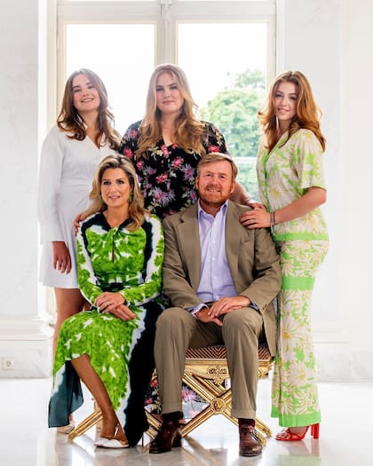 La familia real de Países Bajos posa en el Palacio Noordeinde, ubicado en La Haya