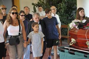 La familia y los amigos más cercanos de Antonio Gasalla le dan el último adiós en el Parque Memorial de Pilar
