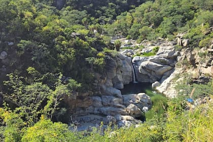 La famosa cascada dentro del oasis