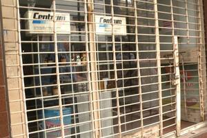 La farmacia clausurada se encuentra ubicada en la calle Ramírez de Velazco al 600