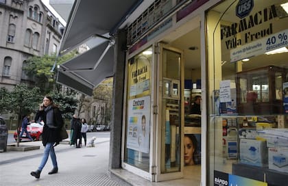 La farmacia Villa Freud, en Medrano y Salguero, el último bastión de una moda que pasó