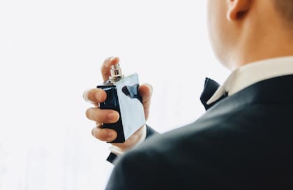 La fatiga olfativa no se produce por aplicarse el perfume en el cuello