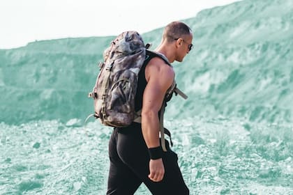 La fatiga y el impacto sobre el cuerpo de cargar peso mientras caminás estaban relacionados con la fuerza de los tobillos.